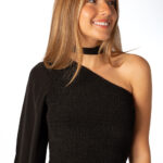 Blusa Asimétrica Cinta Negro