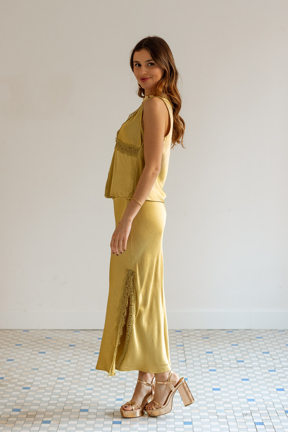 Falda Midi Encaje Wonder Oliva
